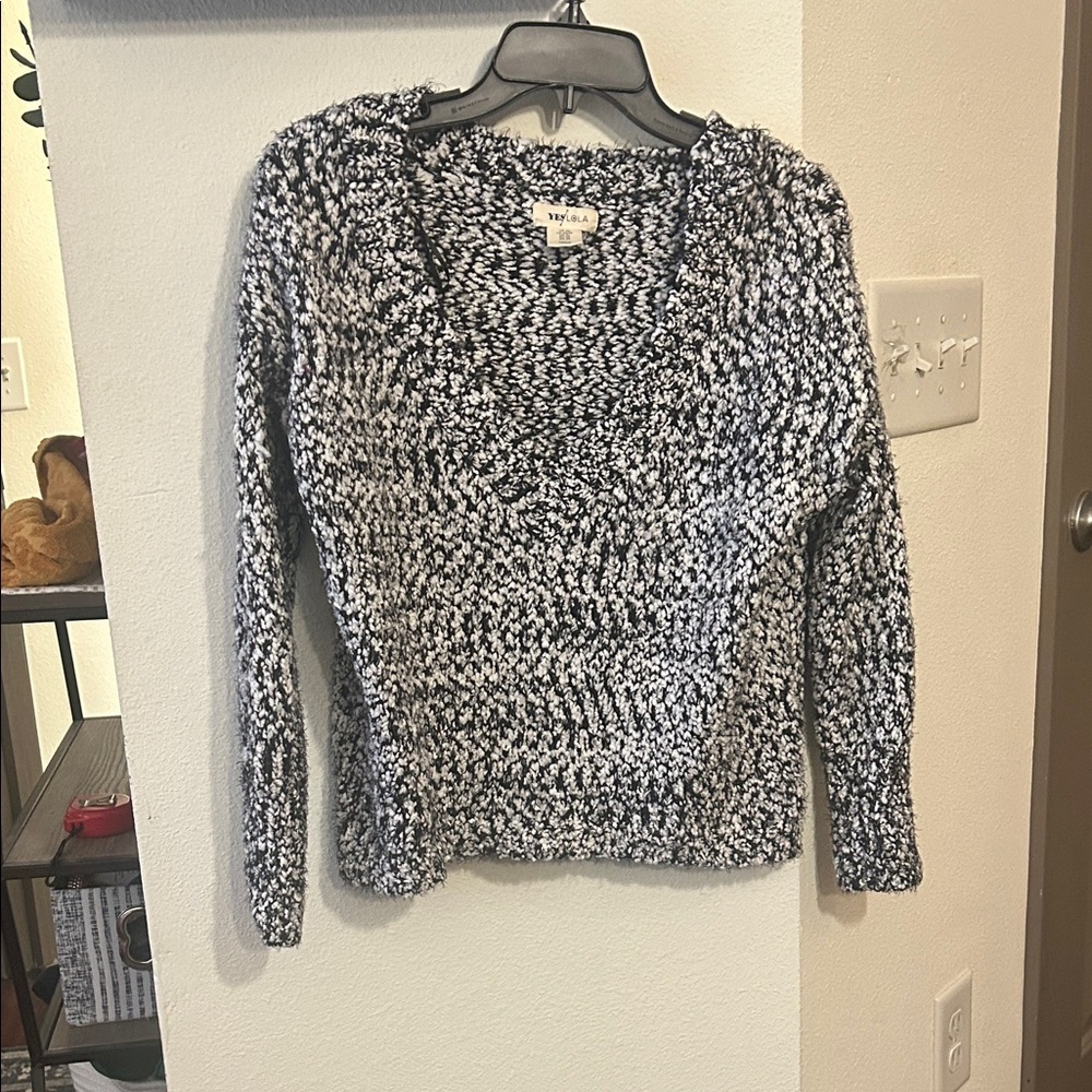 Yes Lola Black & White Marled V-Neck Sweater